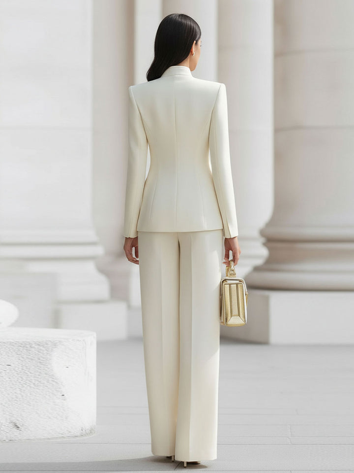 Christina - Ensemble de Costume Sur Mesure Crème Élégant avec Accents Dorés