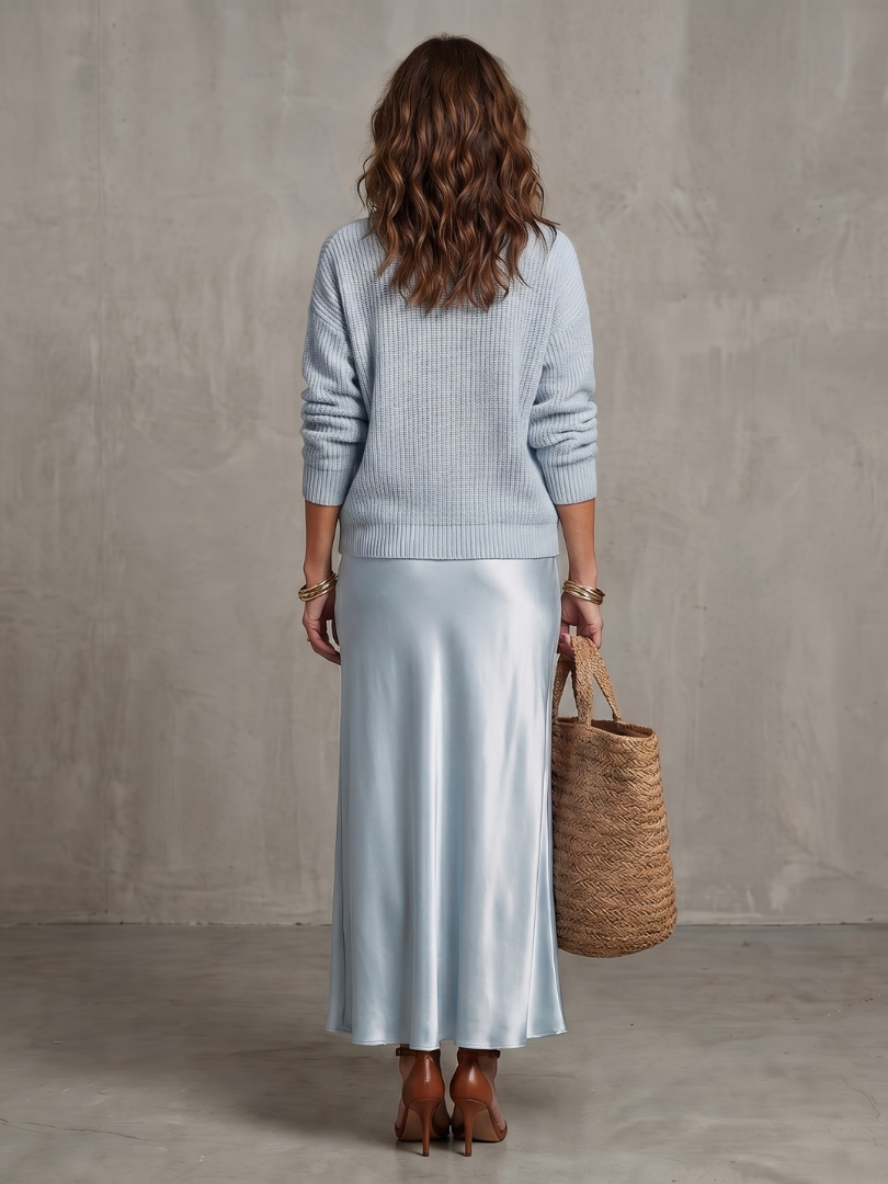 Luciana | Set di Maglione a V e Gonna in Satin a Taglio Inclinato