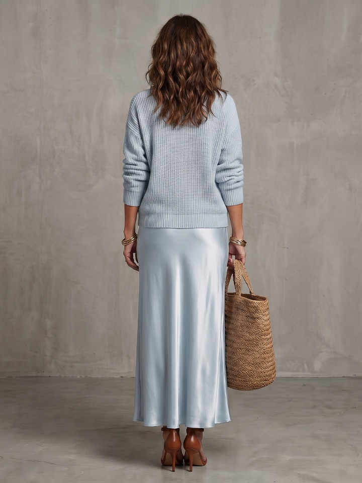 Luciana | Set di Maglione a V e Gonna in Satin a Taglio Inclinato