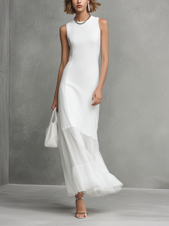 Robe sans manches blanche élégante pour femmes avec soie de lait et panneaux en chiffon