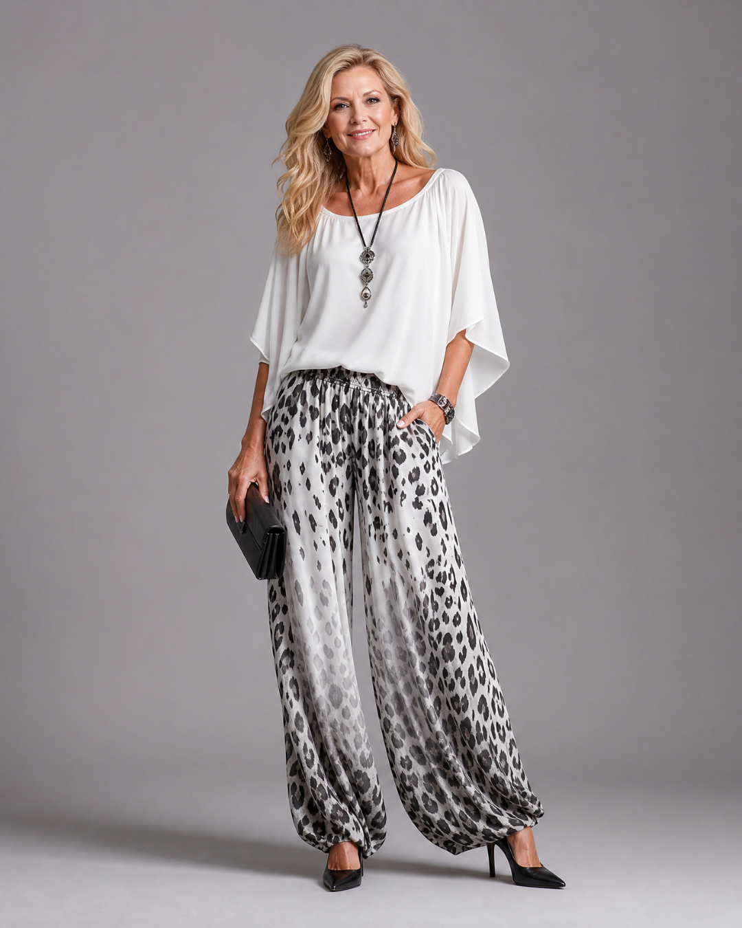 Zephyrel | Top in Chiffon Fluttuante e Pantaloni a Gamba Larga Stampati
