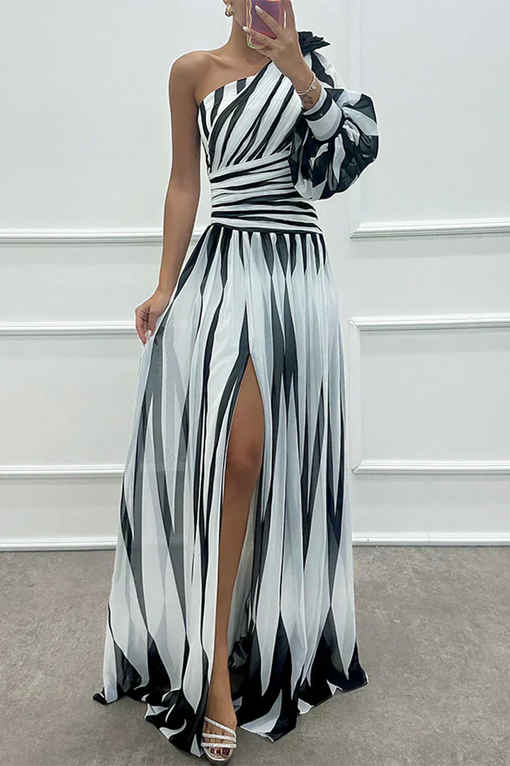 Shiloh - Robe maxi élégante à rayures avec une bretelle