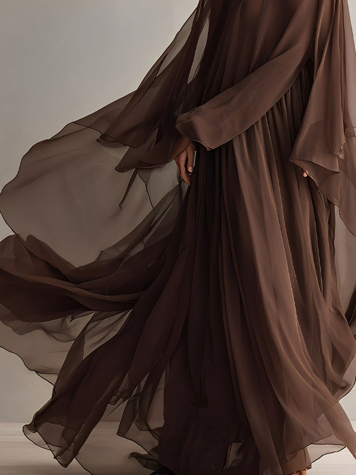 Robe en Chiffon Brun Riche pour Femmes avec Silhouette Maxi Flottante et Design de Cape, Style Élégant et Glamour Moderne