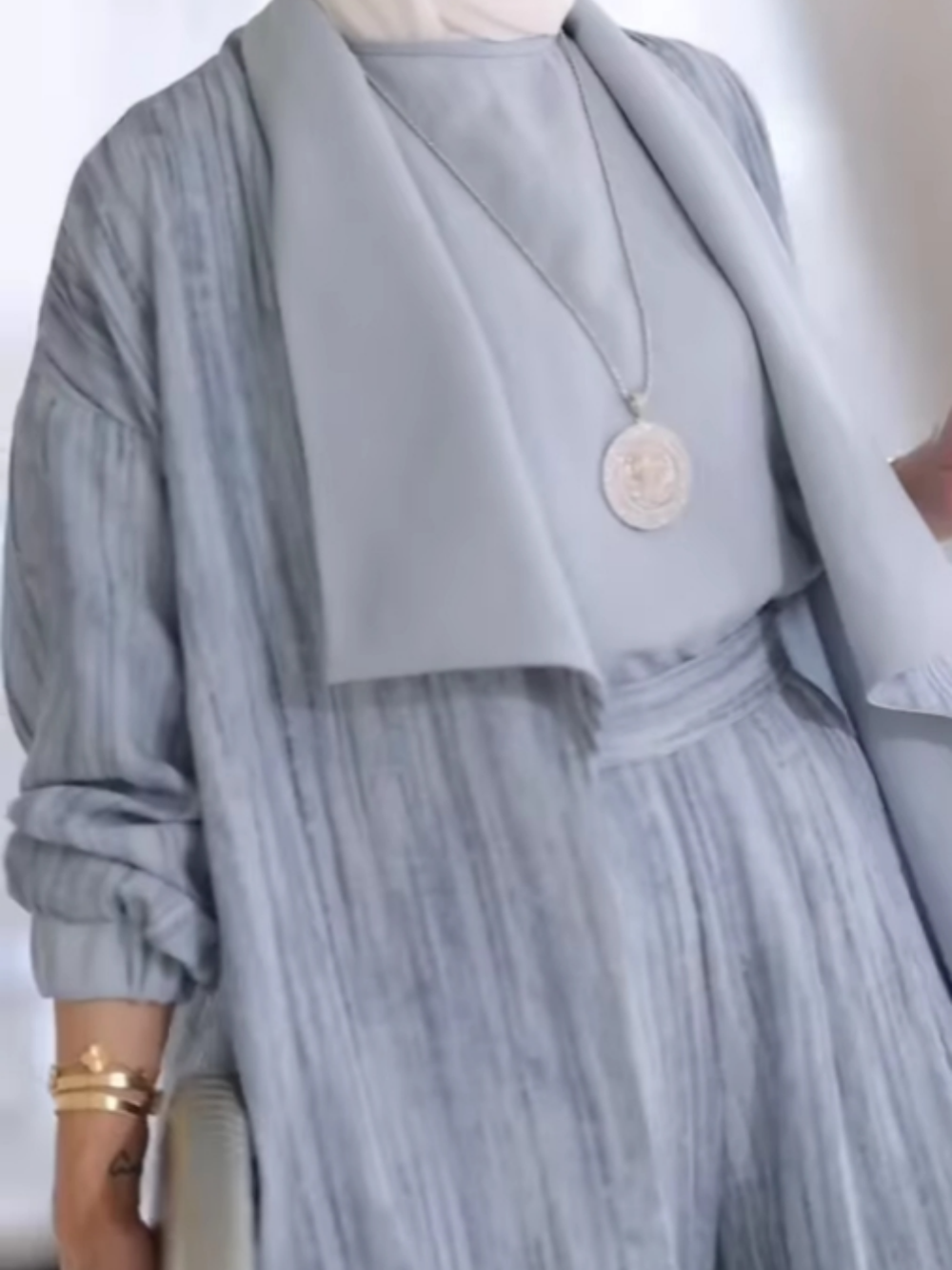Ensemble décontracté trois pièces à rayures verticales avec col