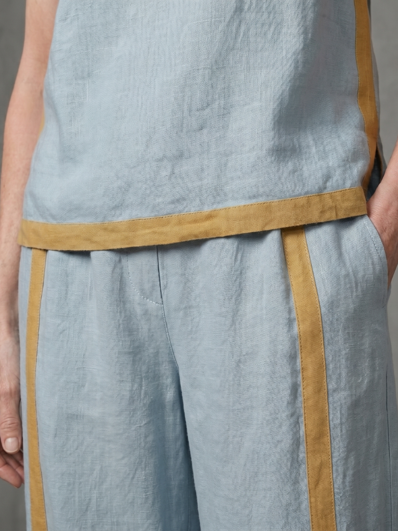 Inara | Top Senza Maniche e Pantaloni Larghi a Contrasto