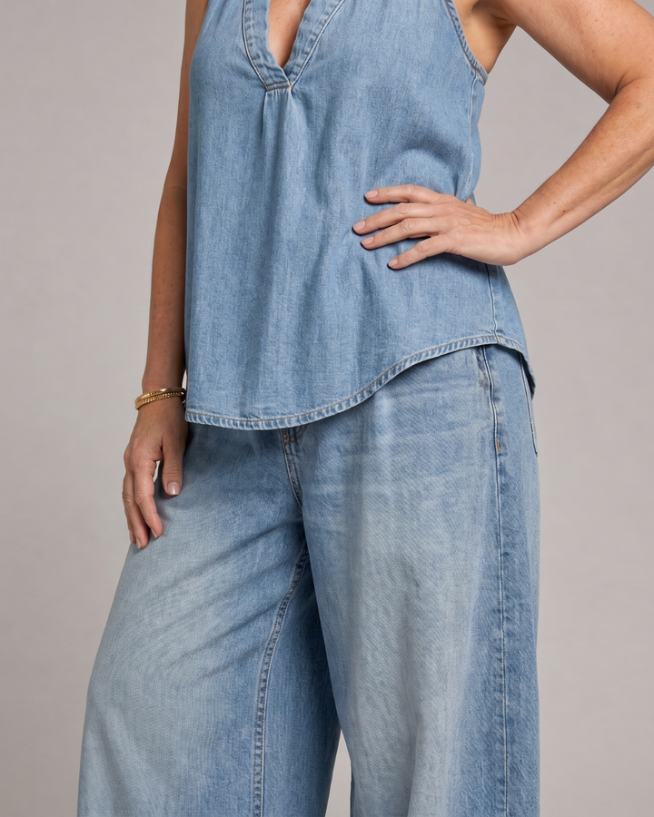 Zorelle | Top in Denim con Collo Halter e Pantaloni a Gamba Larga