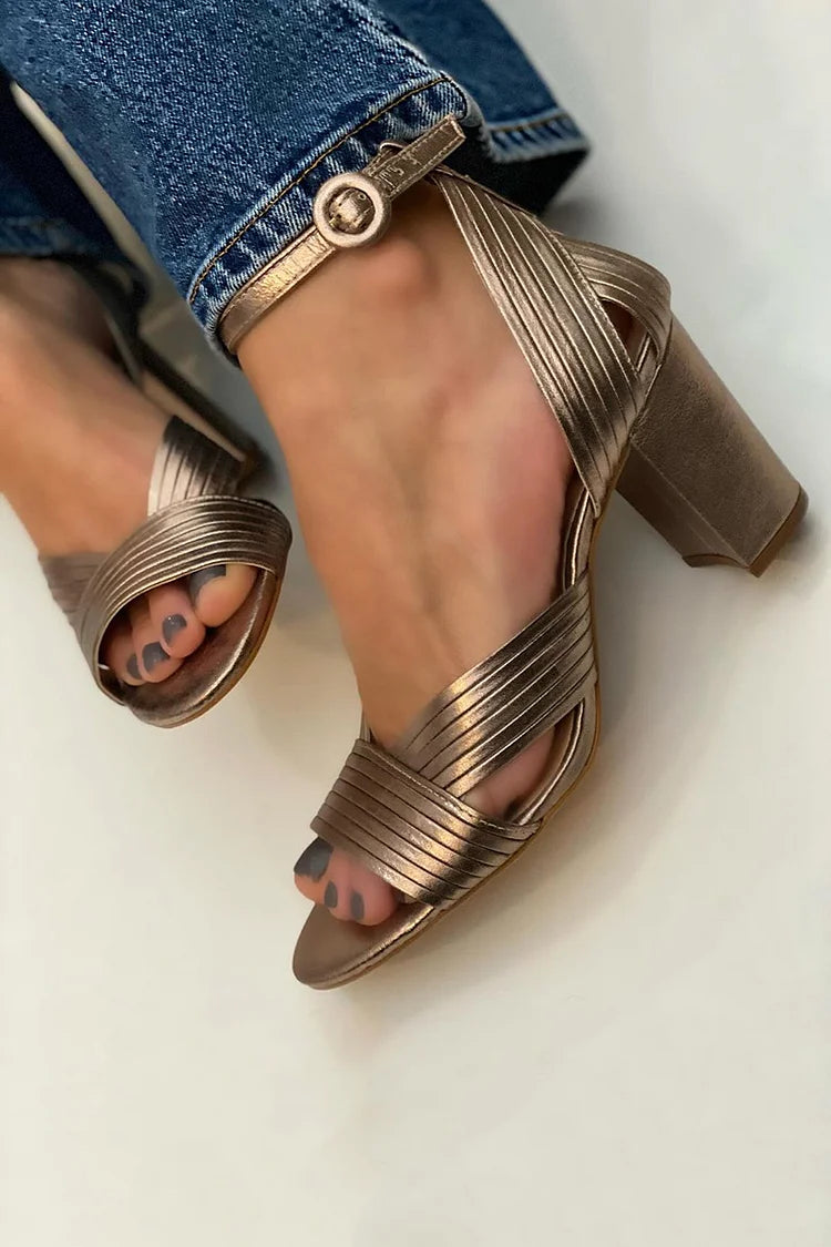 SANDALLES À BRIDES ÉLÉGANTES