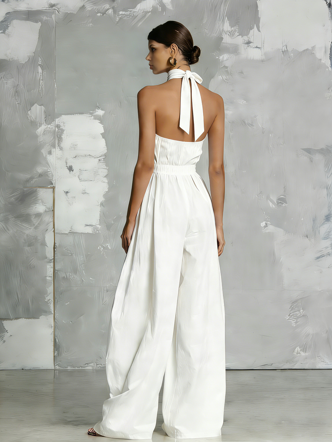 Combinaison élégante blanche tissée, sans manches, à col halter