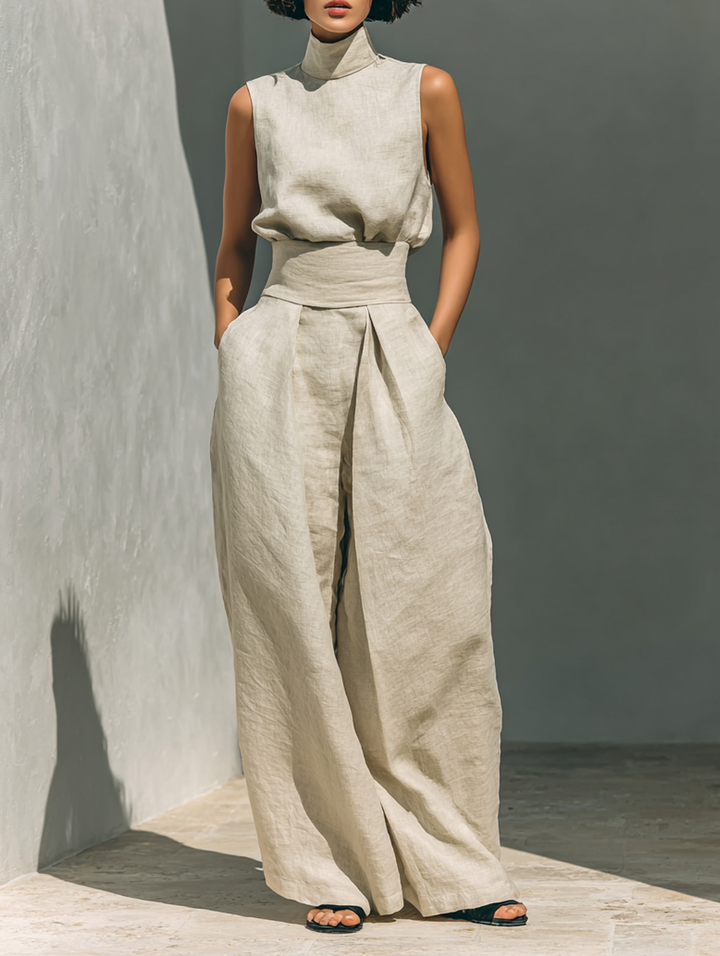 Ensemble composé d'un débardeur et d'un pantalon à jambes larges en mélange de coton et de lin.