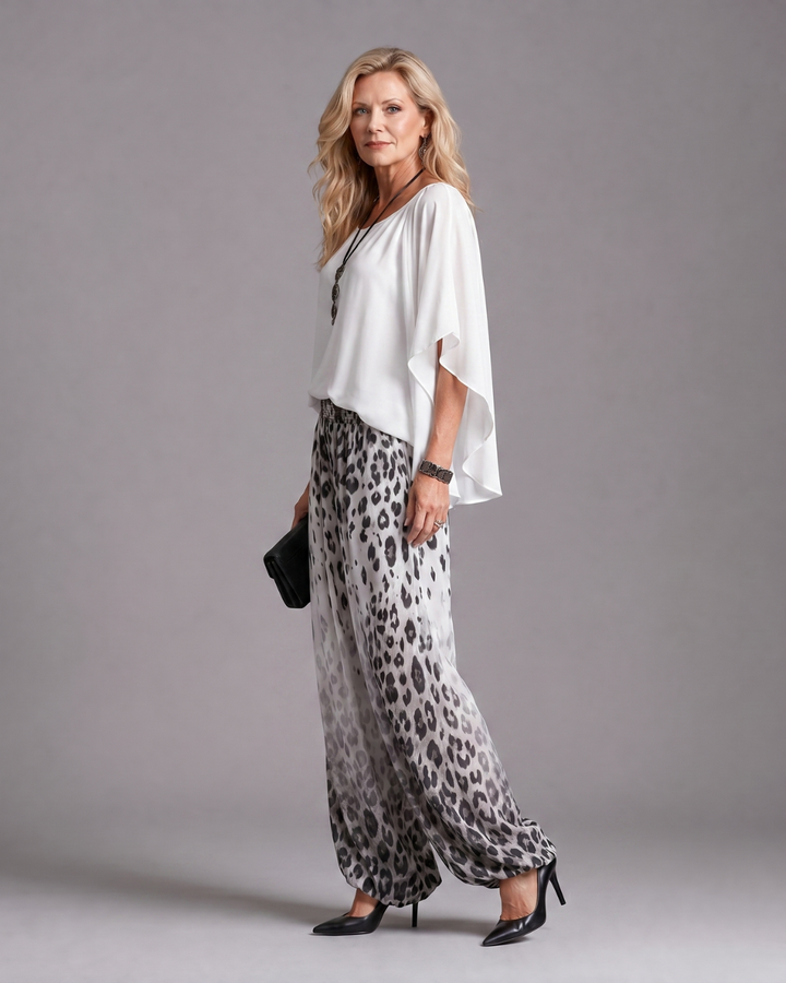 Zephyrel | Top in Chiffon Fluttuante e Pantaloni a Gamba Larga Stampati