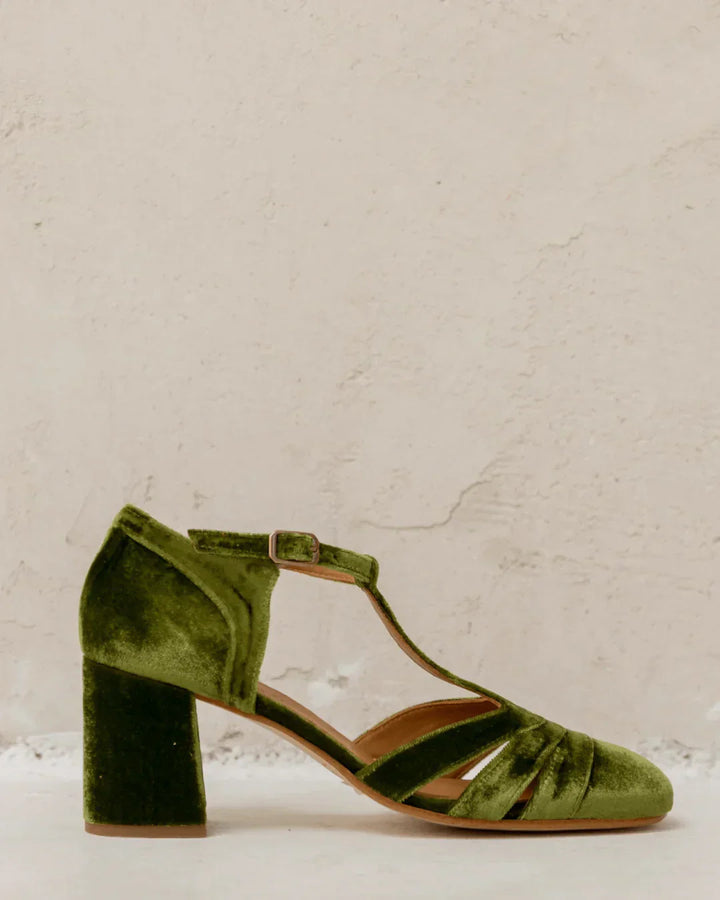 CHAUSSURE AVEC T-BAR ET TALON STABLE