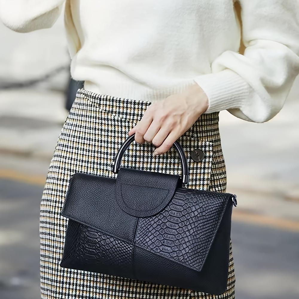 Cassandra | Handbag with Opulent Crocodile Pattern