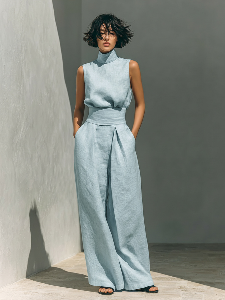 Ensemble composé d'un débardeur et d'un pantalon à jambes larges en mélange de coton et de lin.