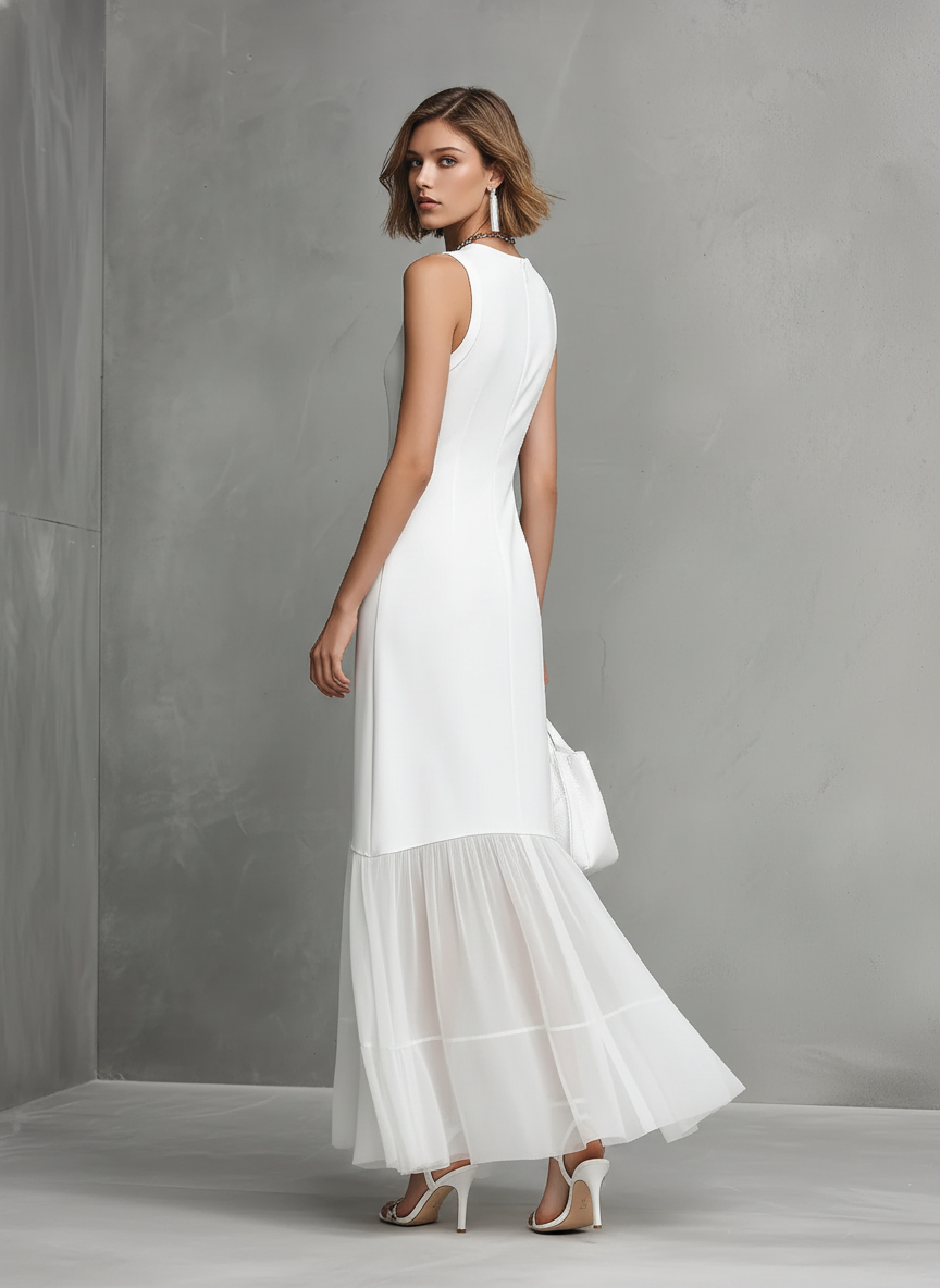 Robe sans manches blanche élégante pour femmes avec soie de lait et panneaux en chiffon