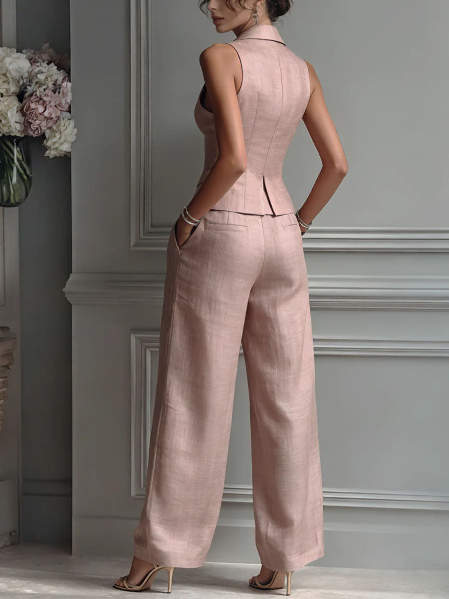 Ensemble femme deux pièces avec décolleté en V et boutons