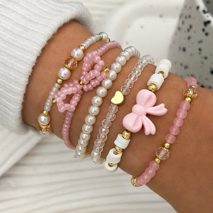 Ensemble de bracelets en perles et nœud d'amour