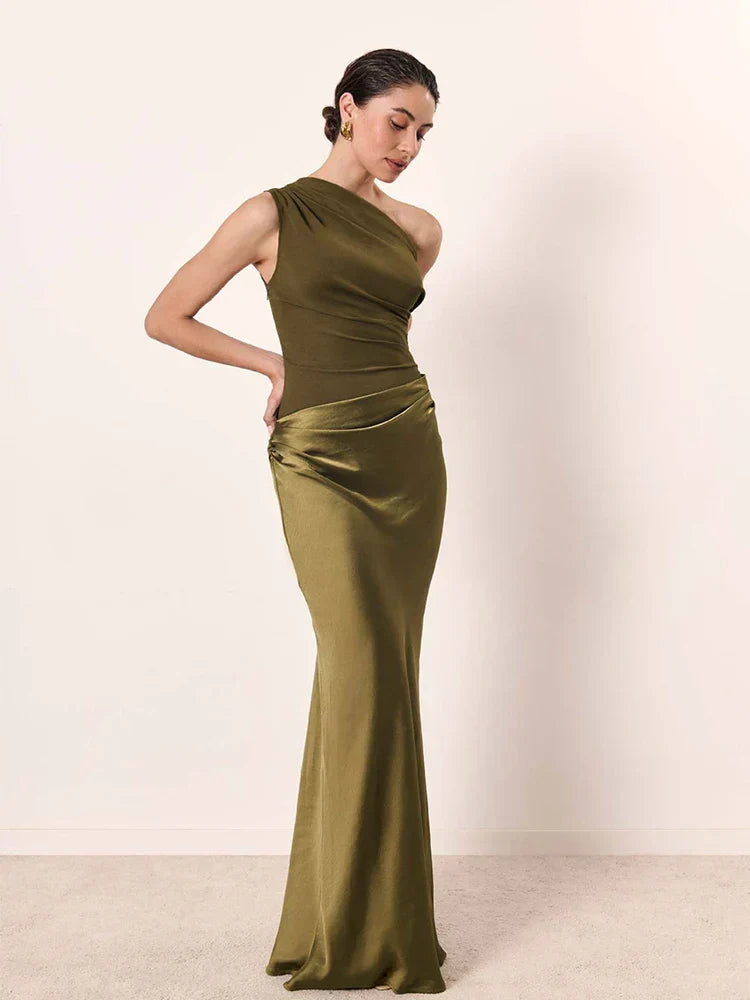 Robe maxi avec des remords en satin