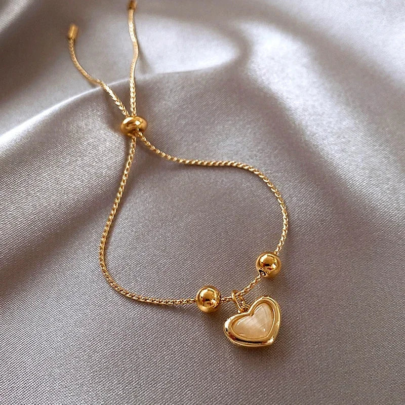 Bracelet en cœur de pêche en opale plaqué or