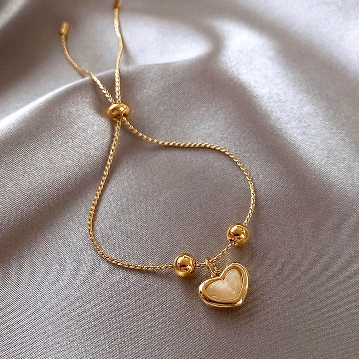 Bracelet en cœur de pêche en opale plaqué or