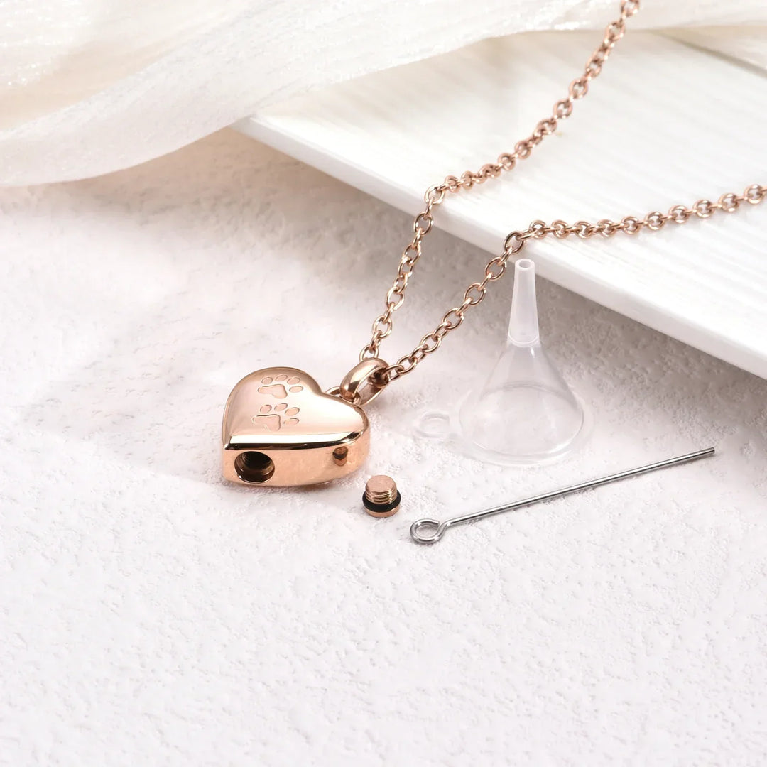 Pet Memorial Necklace – Heart-Shaped Pendant with Paw Print