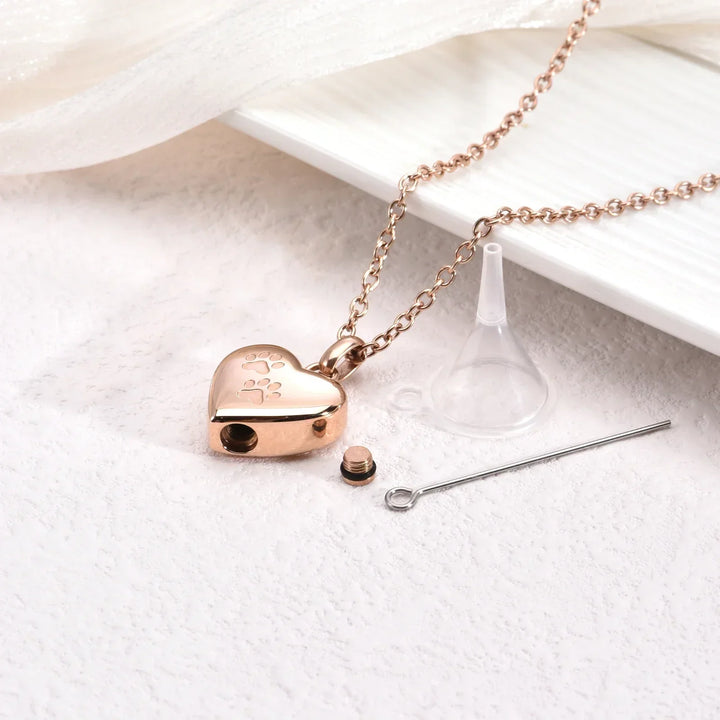 Pet Memorial Necklace – Heart-Shaped Pendant with Paw Print
