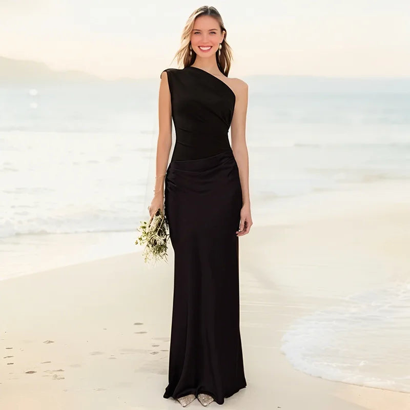 Robe maxi avec des remords en satin